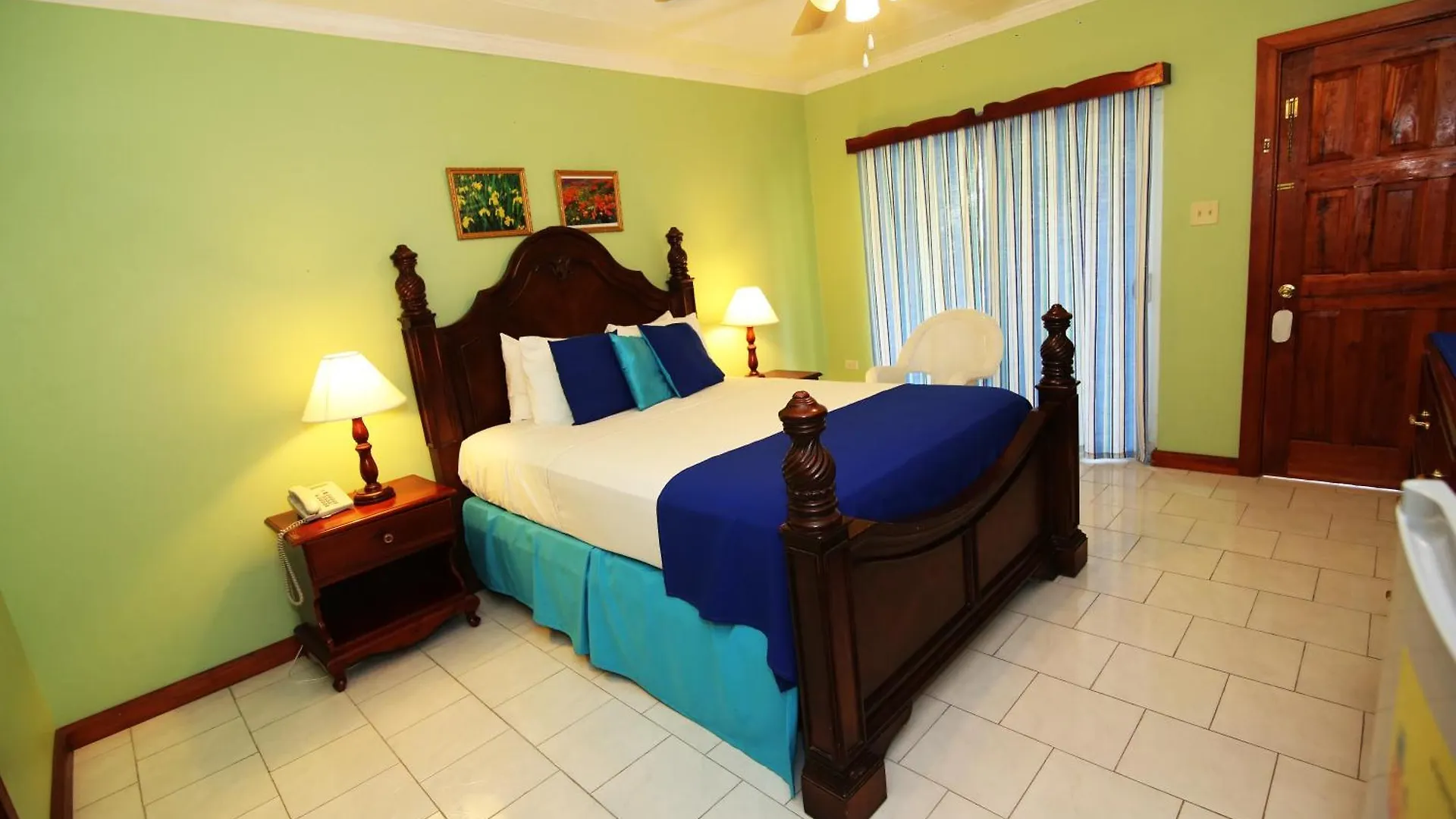 Rayon Hotel Negril 4*,