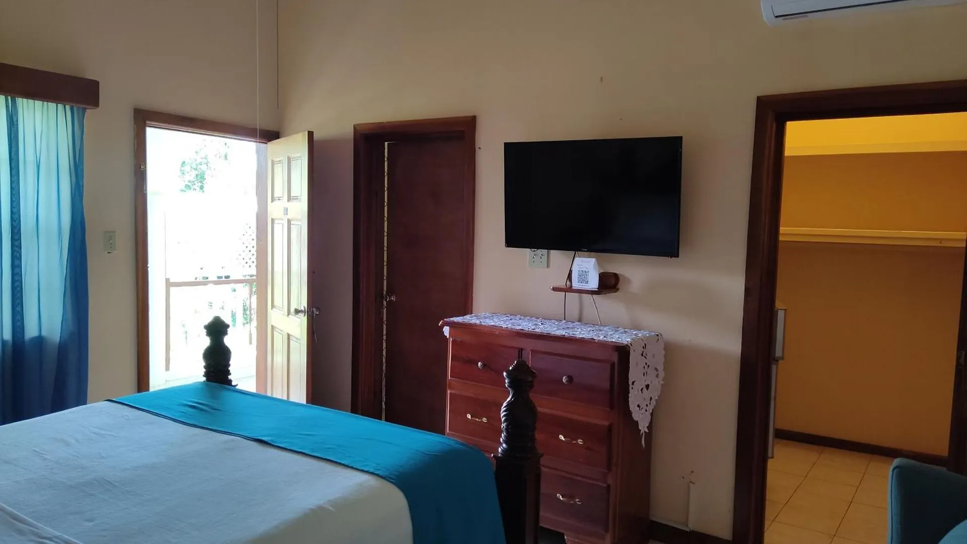 Rayon Hotel Negril