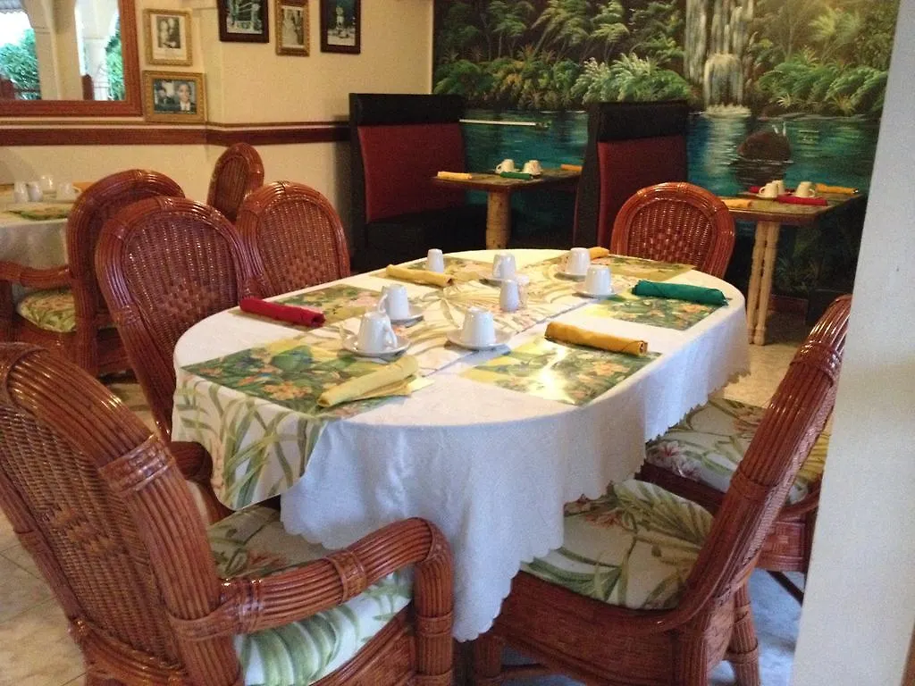 Rayon Hotel Negril