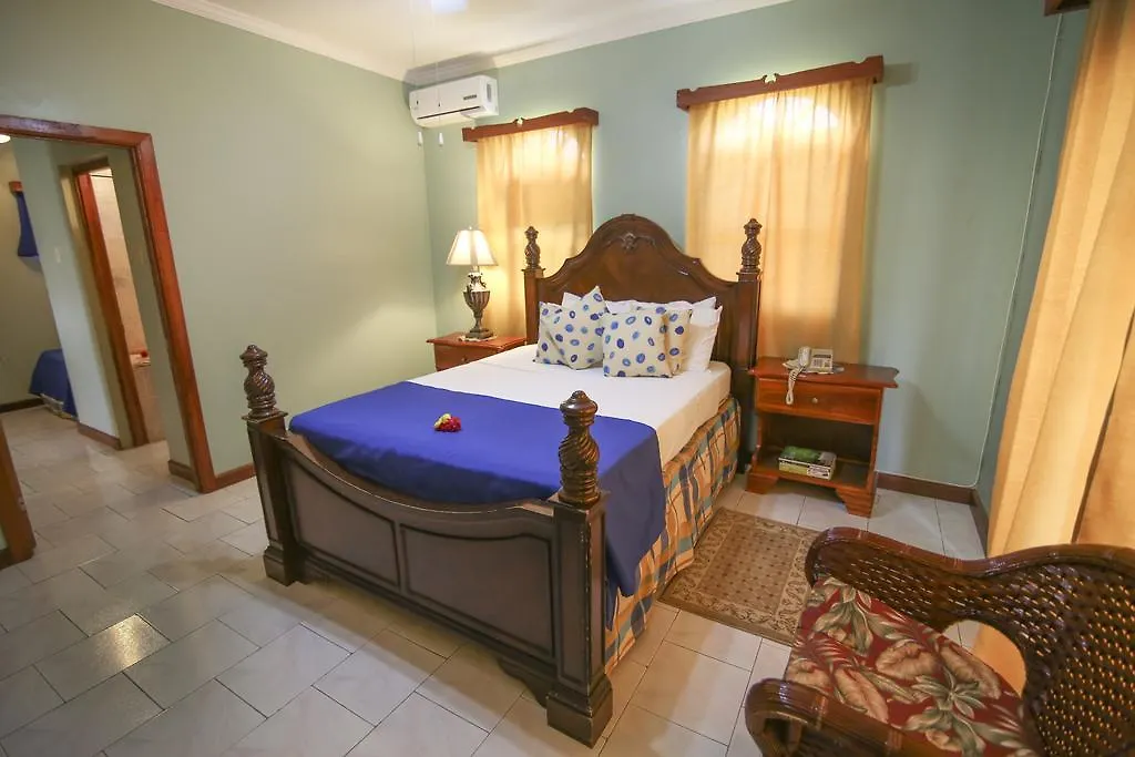 Rayon Hotel Negril